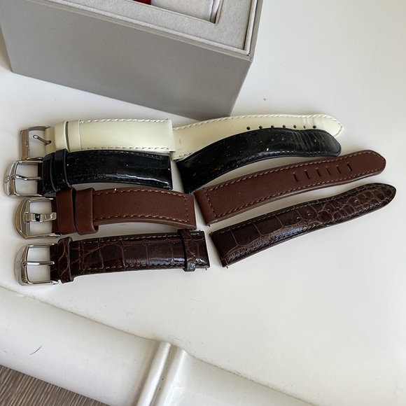 Michele Deco Chronograph Watch with 5 leather and alligator bands - Picture 9 of 11